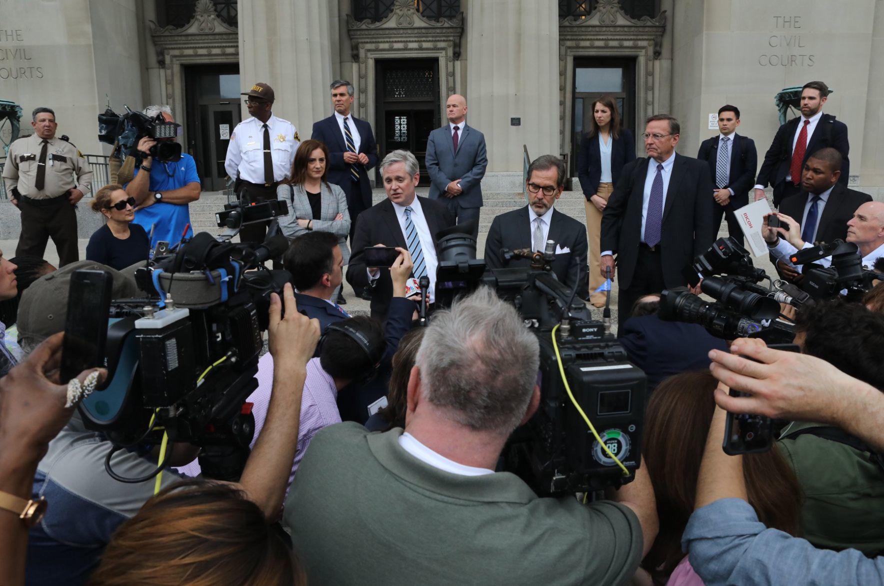 Case dismissed against Gov. Greitens